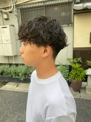 ミディアム パーマ メンズ メンズ特化 岸本 阪急六甲サロンドロイのヘアスタイル