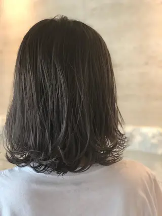 ミディアム カラー AYAKA 下北沢suuのヘアスタイル
