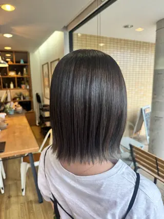 ミディアム カラー ツキダテ ユイのヘアスタイル