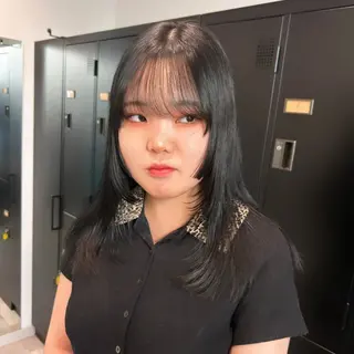 セミロング デザインカラー 🥨HAZUKiのヘアスタイル