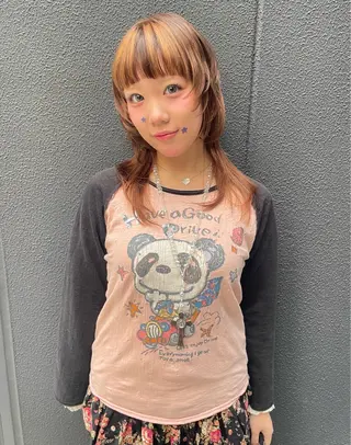 ミディアム カラー MIU/ルーツカラー 顔まわりレイヤーのヘアスタイル