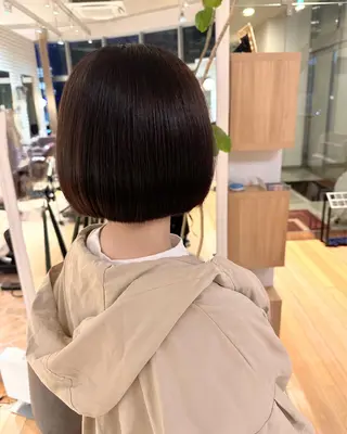 ミディアム 松浦 麻衣のヘアスタイル