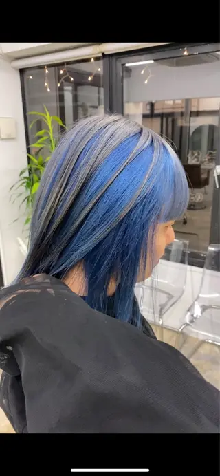 ミディアム カラー 鳴海 稜真のヘアスタイル