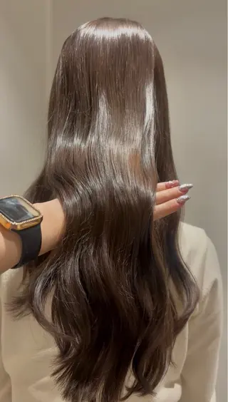 ロング カラー 髪質改善カラー ベージュ🤎YUMEのヘアスタイル