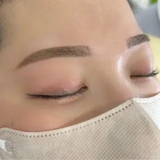 アイブロウ Silhouette _.Kanaのマツエク・マツパデザイン