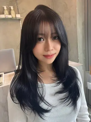 セミロング 🫧とぅるん艶髪🫧 透明感カラー×猿渡のヘアスタイル