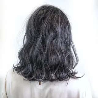 ミディアム 井上 愛里のヘアスタイル