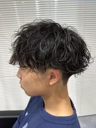 ショート パーマ メンズ ユウ🪄 パーマ指名No1のヘアスタイル