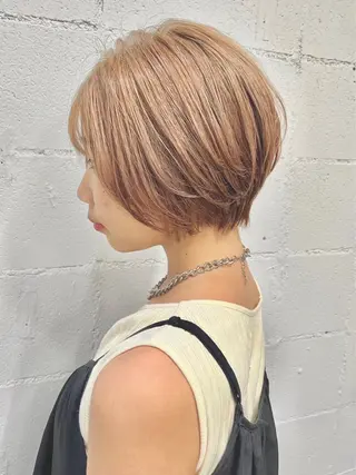 ショート ハイトーン/ダブル カラー/akihoのヘアスタイル