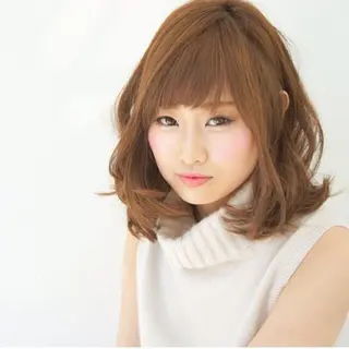 ミディアム カラー 山田 周のヘアスタイル