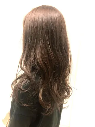 ロング OJIMA YUKAのヘアスタイル
