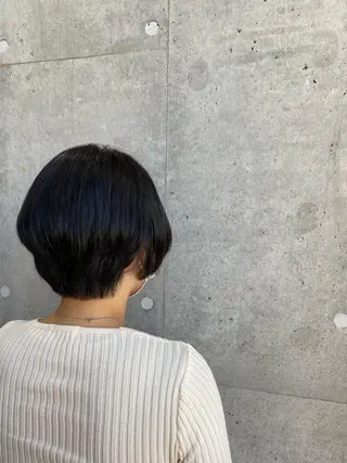 ショート な つのヘアスタイル
