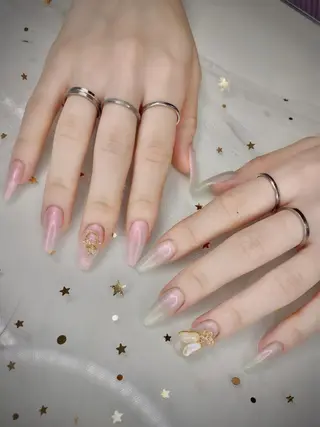 ネイル I-nailロング /ワンホン/キラキラのネイルデザイン