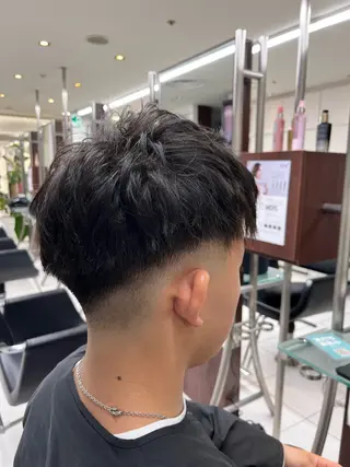 ショート パーマ メンズ 小野 達己のヘアスタイル