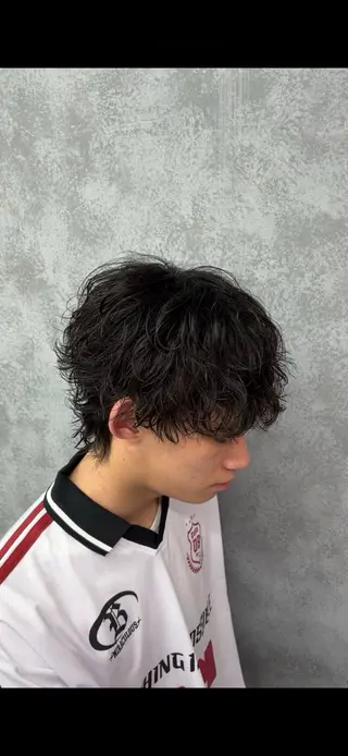 パーマ メンズ シャドウ/フェザー パーマメンズりつきのヘアスタイル