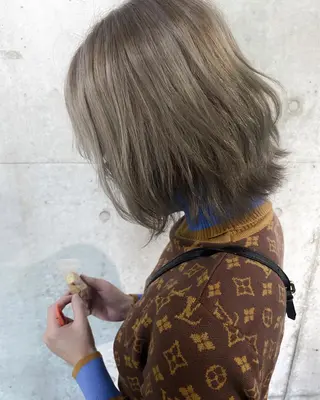 ミディアム 秋月 亜耶のヘアスタイル