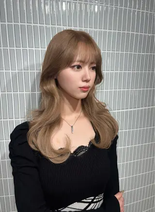 カラー 友田 那都のヘアスタイル