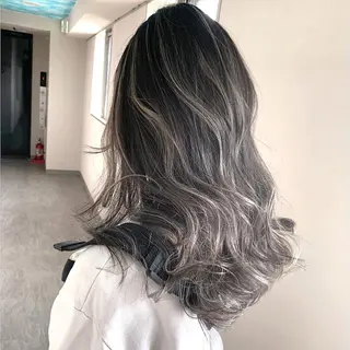セミロング カラー 松井那津子 /ハイライトブリーチのヘアスタイル