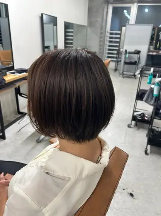 ショート カラー カズキ🌼曲がる 縮毛矯正のヘアスタイル