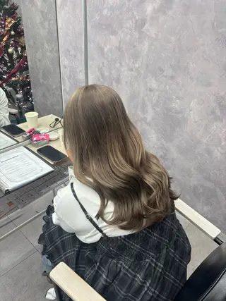 セミロング Riko🐰💗／ モテ艶髪《本厚木》のヘアスタイル