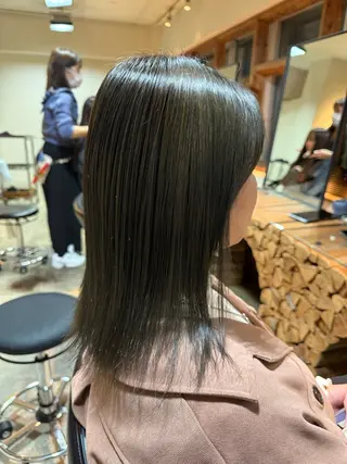 セミロング 須藤　優真 切りっぱなしボブのヘアスタイル