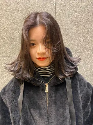 ミディアム デザインカラー/ボブ ブリーチカラー/ユリのヘアスタイル