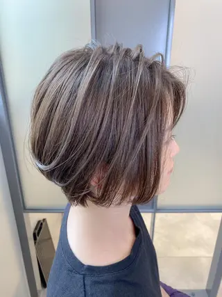 セミロング カラー 【透明感、艶髪】西村 有司のヘアスタイル