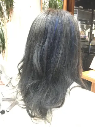 セミロング カラー 白髪ぼかしハイライト 柳川拓哉のヘアスタイル