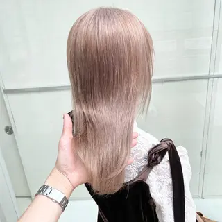 セミロング カラー 🩵ハイトーン 美咲🩵のヘアスタイル