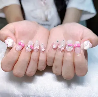 ネイル Hin Nailsのネイルデザイン