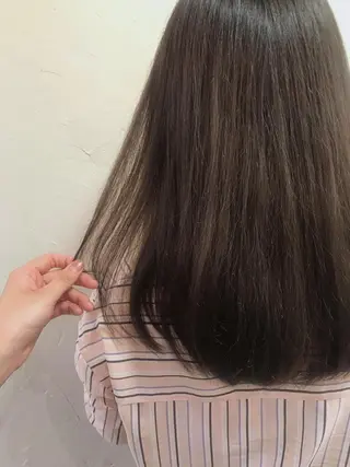 ロング カラー 山下 千明のヘアスタイル