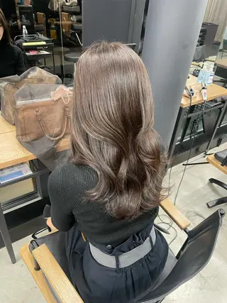 セミロング カラー 伊藤 莉奈　韓国ヘアのヘアスタイル