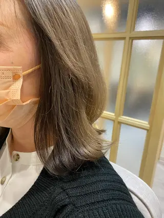ミディアム カラー やまぐち あやみのヘアスタイル