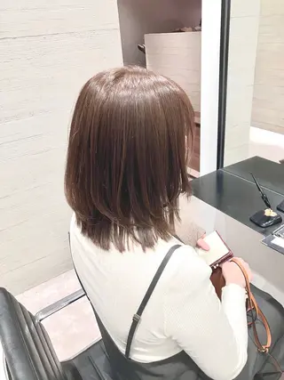 ミディアム カラー サキ🤍ハイトーン 🩰くびれ巻きヘアのヘアスタイル