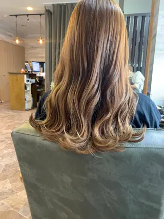 セミロング Lilly 中谷友里のヘアスタイル