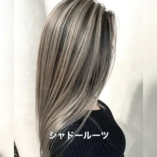 セミロング ヘアアレンジ パーマ カラー ハイトーン カラーのヘアスタイル