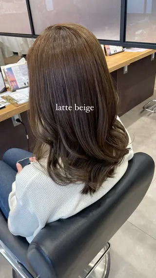 ミディアム 佐藤 由依/水光カラーのヘアスタイル