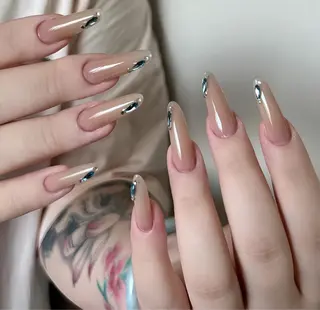 ネイル T.Lee Nail Lilyのネイルデザイン