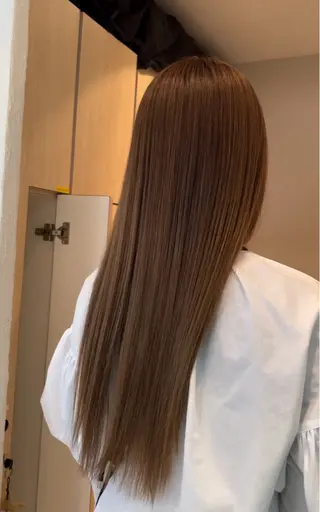 ロング 髪質改善/酸性ストレ ート/ブリーチ縮毛のヘアスタイル