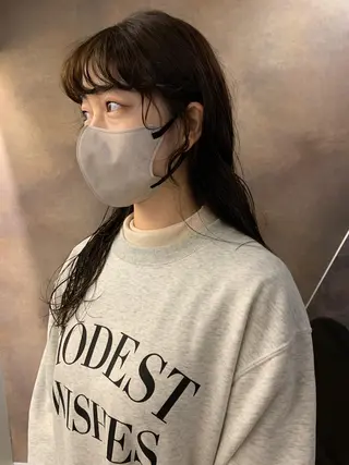ロング パーマ SAKINO． ベージュカラーのヘアスタイル