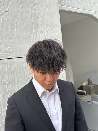 パーマ メンズハイトーン 北斗💍レイヤーのヘアスタイル