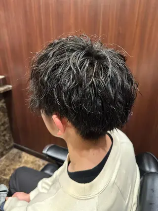 ショート パーマ メンズ 尾島 杏香のヘアスタイル