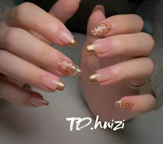 ミディアム めぐみのネイルサロン スタッフ練習のネイルデザイン