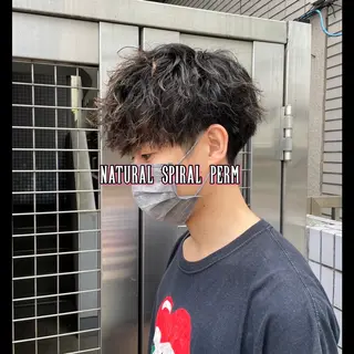 パーマ メンズ リノ🖤艶髪 カラー🖤🇰🇷のヘアスタイル