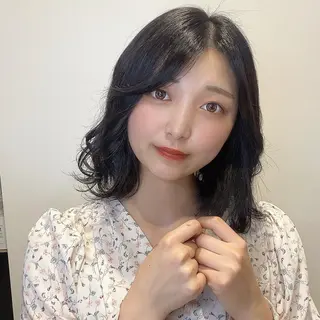 ミディアム equal銀座 黒田💚のヘアスタイル