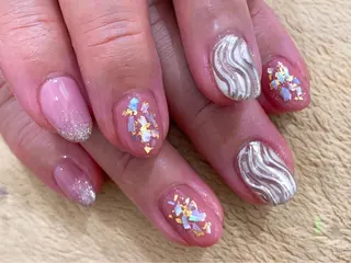 ネイル 中川 愛理のネイルデザイン