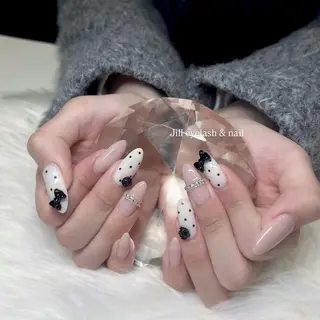 ネイル ami 𝜗𝜚˚⋆のネイルデザイン