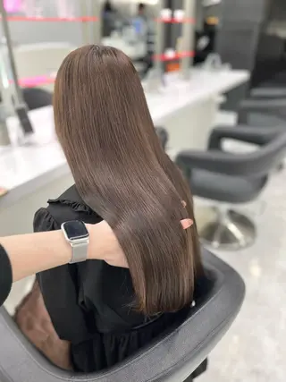 セミロング 淡色カラー 🫧NAOYA 🫧のヘアスタイル