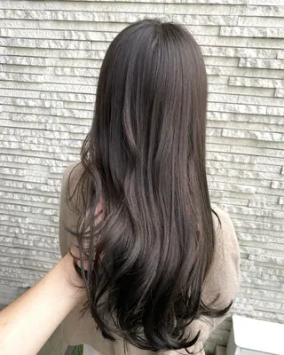 ロング 大形 誉のヘアスタイル