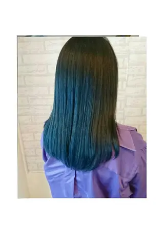 セミロング カラー RU RIのヘアスタイル